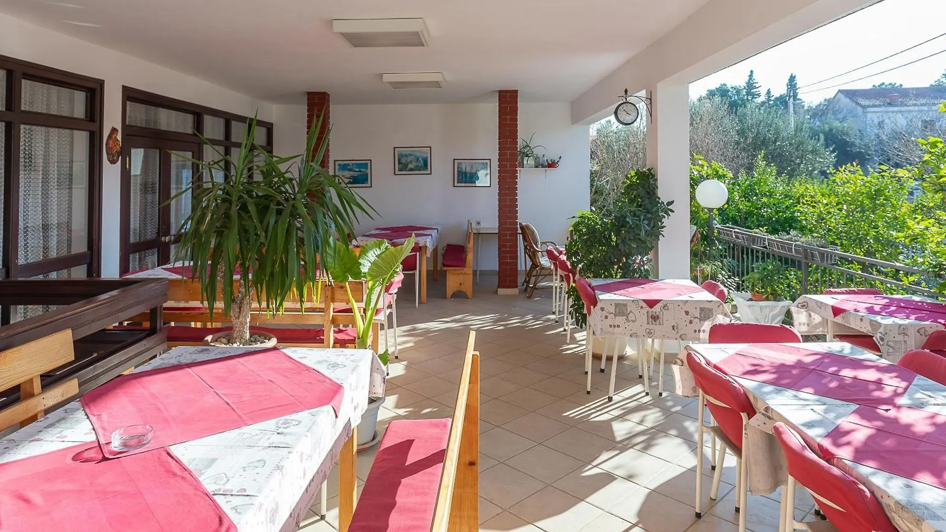 Apartment Tinka, Zimmer No 10 Starigrad Paklenica Croatia